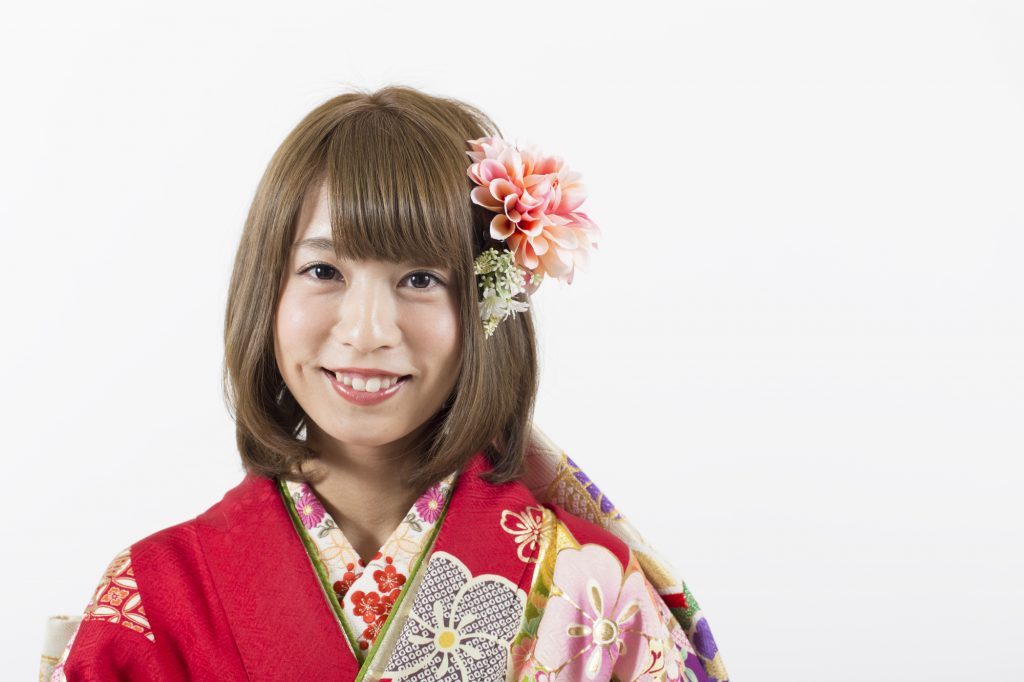 【2026年最新】成人式のボブはかわいく決まる！振袖に映えるヘアアレンジと髪飾りの選び方