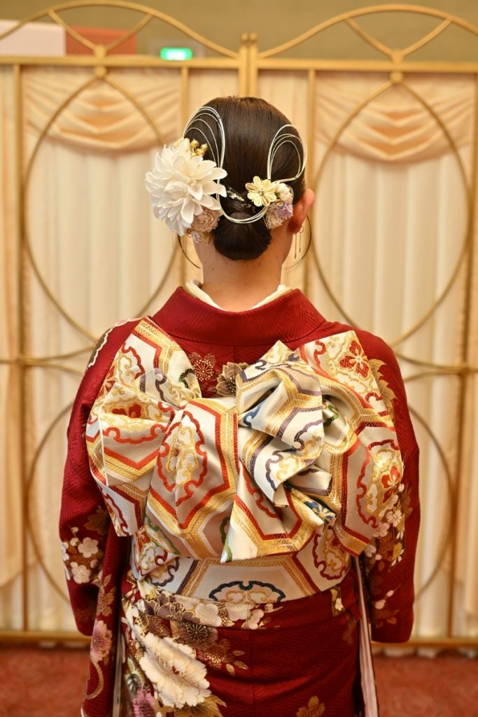 赤い振袖に合う髪色